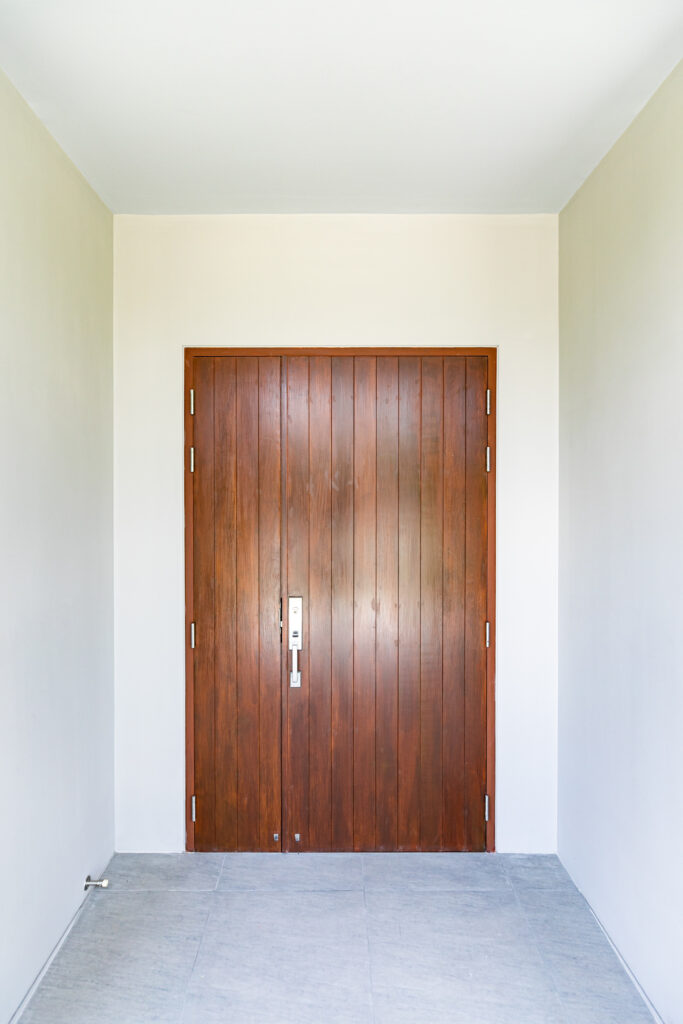 ประตูไม้มีกี่ประเภท แล้วแบบไหนดีกว่ากัน?